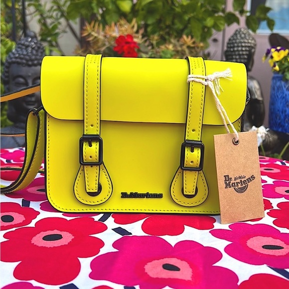 💥 New Dr. Martens Yellow 7 Inch Crossbody Satchel Bag 💥 - Picture 2 of 14